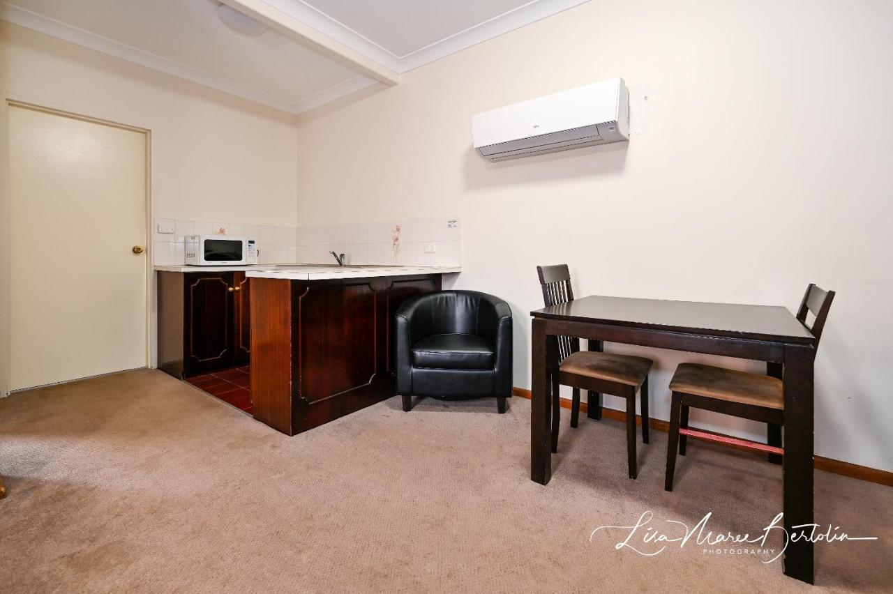 Narrandera Club Motor Inn Exterior foto
